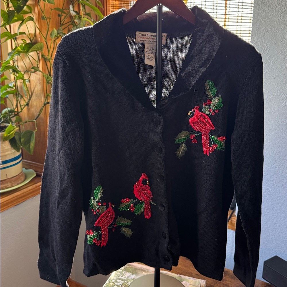 Black Cardinal Embroidered Beaded Tiara International 2004 Cardigan Button Up